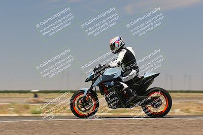 media/Jul-22-2022-TrackDaz (Fri) [[ca4971259a]]/Group B/130pm (Wheelie Bump)/